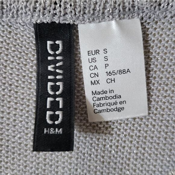Divided H&M Women's V-neck Sparkly Knit Long Sleeve Pullover Top - Picture 2 of 13